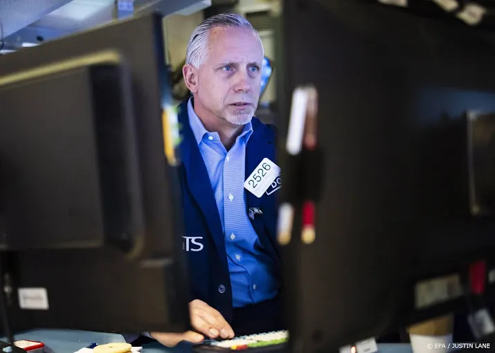 wall street blijft voorzichtig door spanningen in oekraine