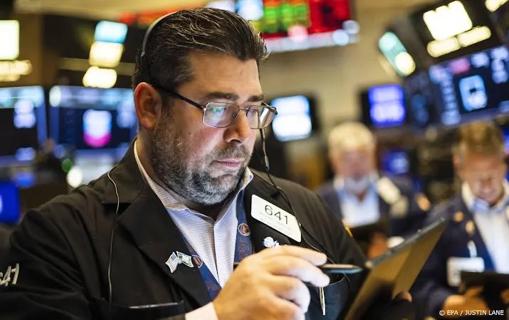 wall street lager door spanningen rusland olieprijs wat gezakt