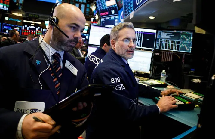 wall street licht hoger na grillige dag
