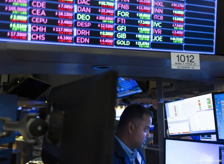 wall street omlaag na tegenvallend banenrapport vs