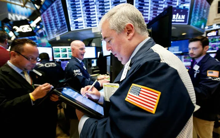 wall street opent hoger op verkiezingsdag