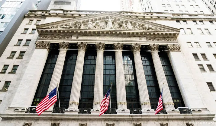 wall street opent lager