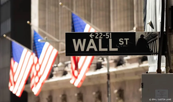 wall street opent lager