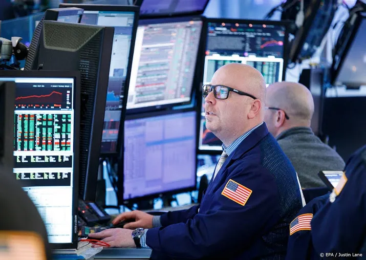 wall street opent licht hoger