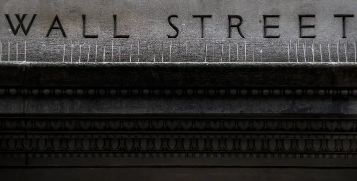 wall street opent licht lager