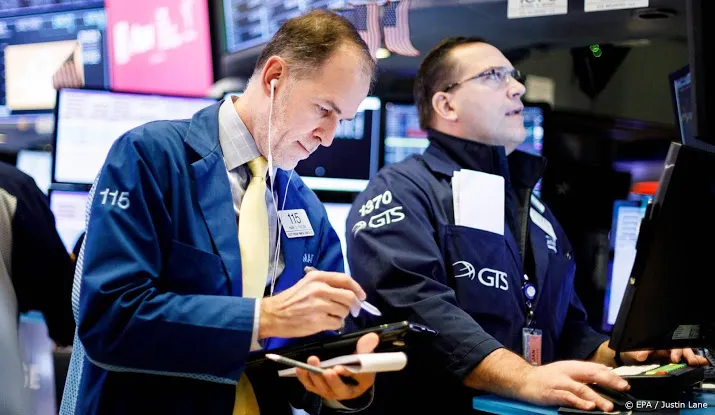 wall street opent met minnen
