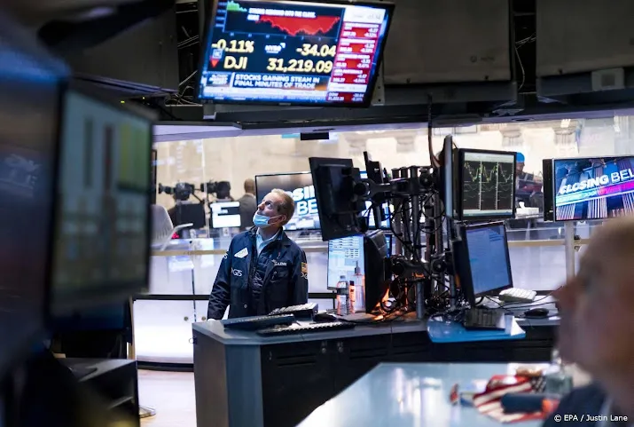 wall street opnieuw omlaag door rente angst en goedkopere olie
