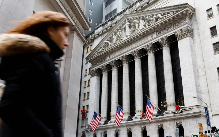 wall street sluit rumoerig jaar hoger af