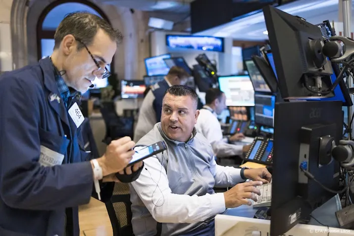 wall street zet herstel voort koerst af op weekwinst