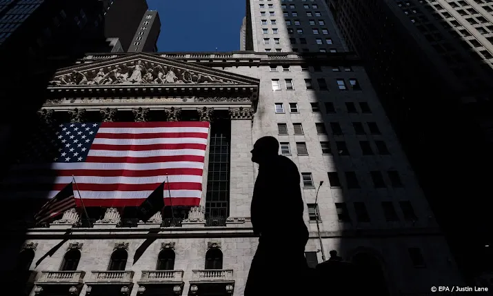warenhuis macys onderuit op wall street na winstalarm