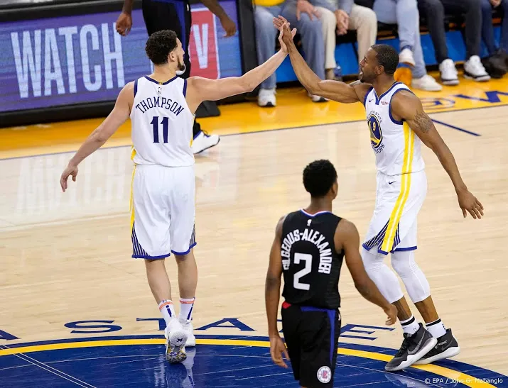 warriors weer op voorsprong in play offs