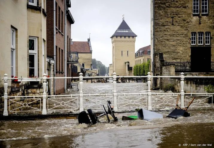 waterpeil in zuid limburg over hoogste punt heen