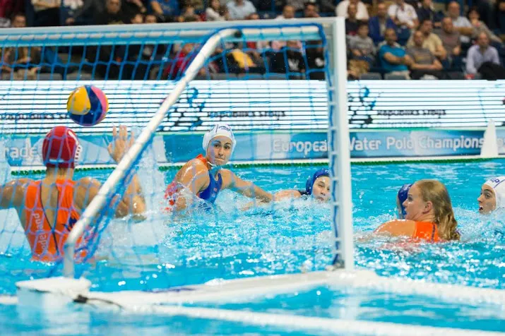 waterpolosters in troostfinale
