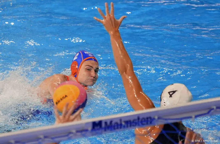 waterpolosters met ruime zege door op wk