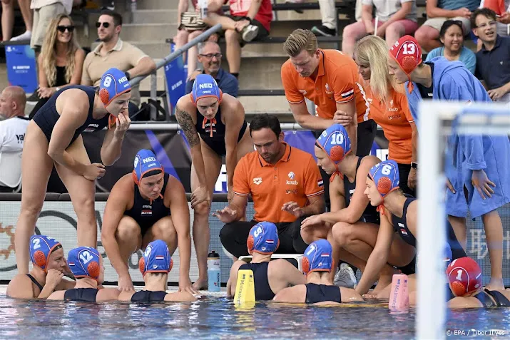 waterpolosters naar halve finales world cup super final