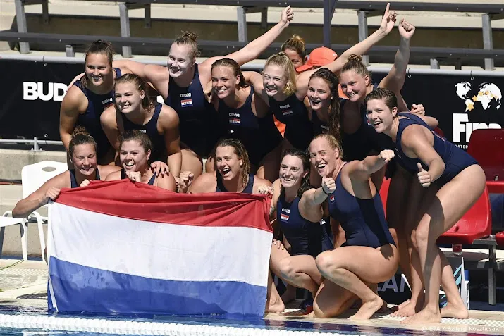 waterpolosters treffen canada in kwartfinales wk
