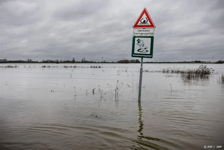 waterschappen houden hoogwatersituatie nauwlettend in de gaten