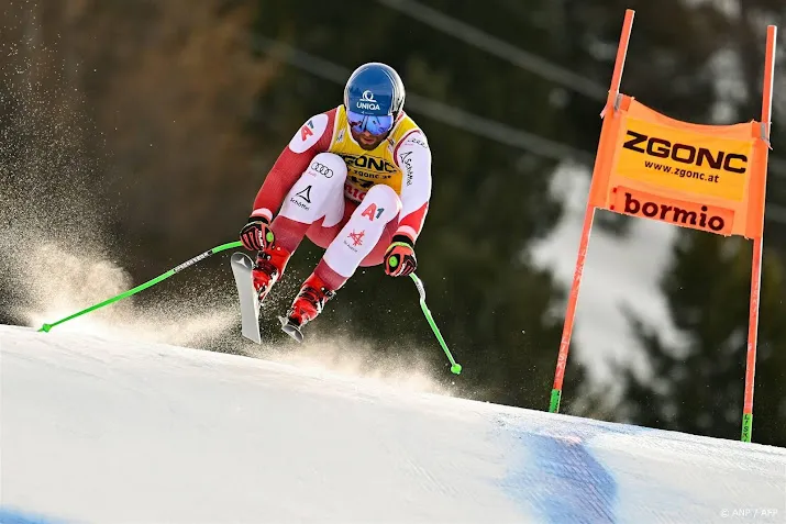 wb leider schwarz blesseert knie tijdens afdaling in bormio