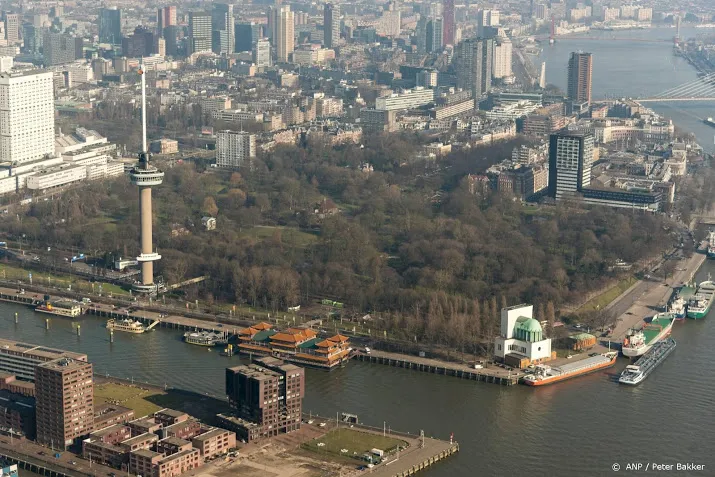 weer fors meer toeristen naar rotterdam