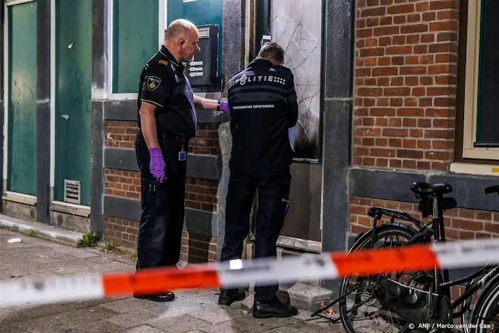 weer twee explosies rotterdam hoogwerker haalt mensen uit huis