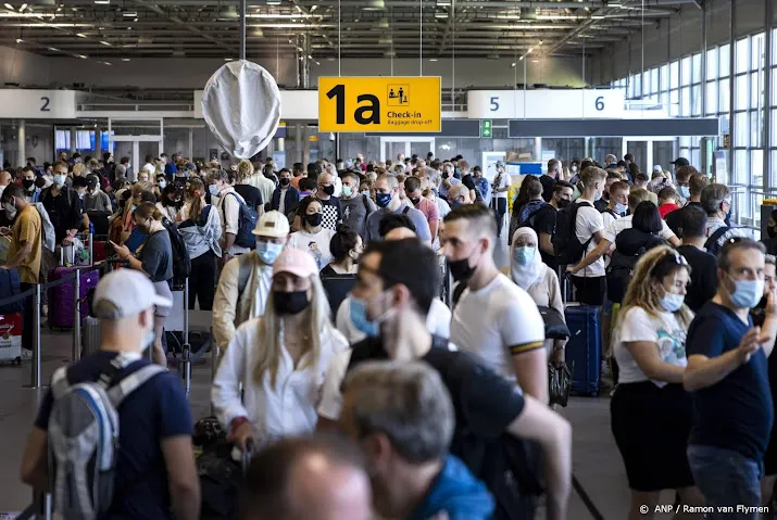 weer zijn honderden mensen besmet geraakt op vakantie
