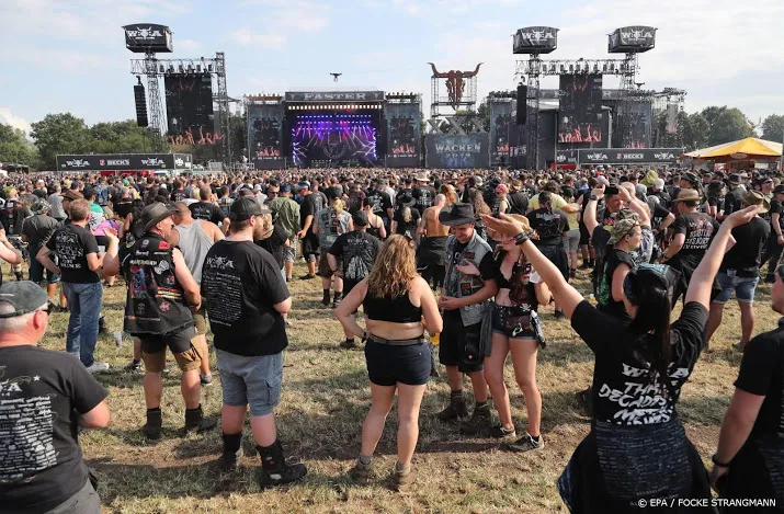 weide metalfestival wacken ontruimd om onweer