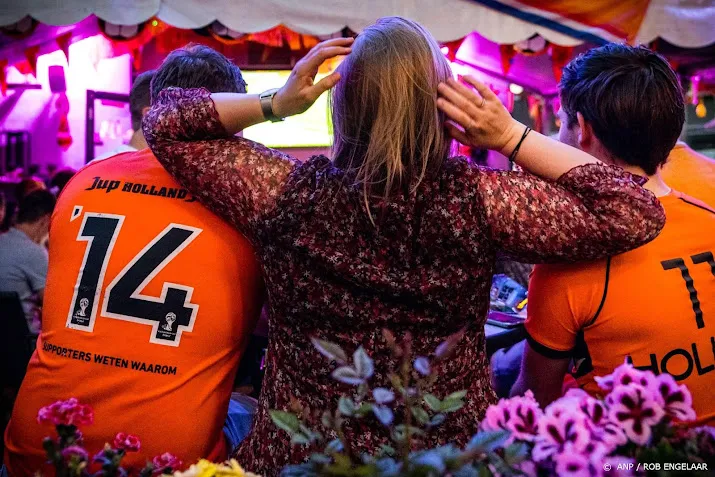 weinig clubs kijken samen in clubhuis naar wk duels oranje
