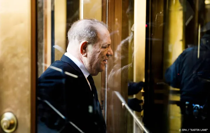 weinstein misbruikte vrouw in kinderkamer