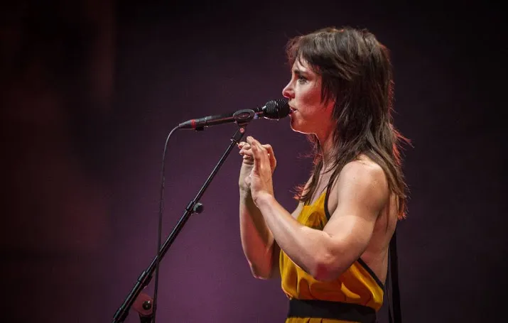 wende krijgt sylvia kristel award