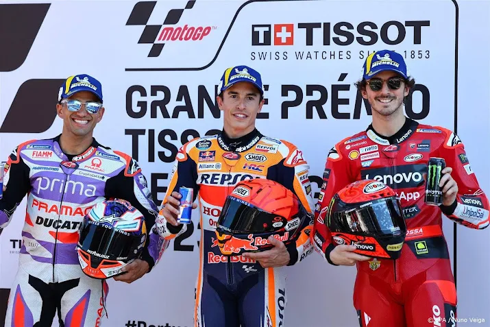 wereldkampioen bagnaia wint eerste sprintrace in motogp