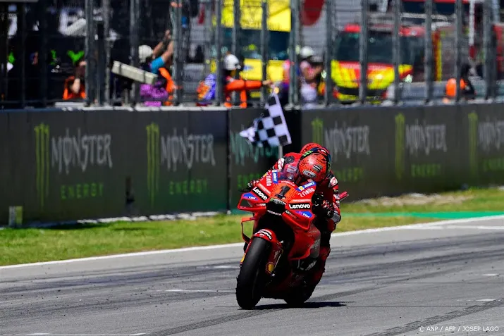 wereldkampioen bagnaia wint grote prijs van catalonie in motogp