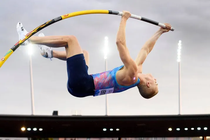 wereldkampioen polsstokhoog naar hengelo