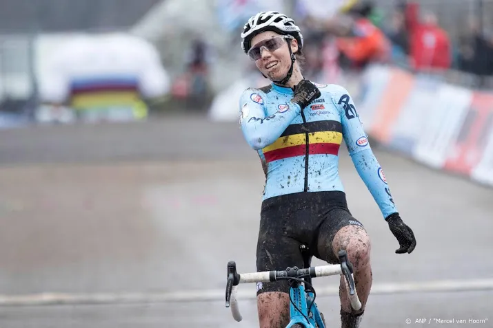 wereldkampioene veldrijden cant slaat toe in waaslandcross