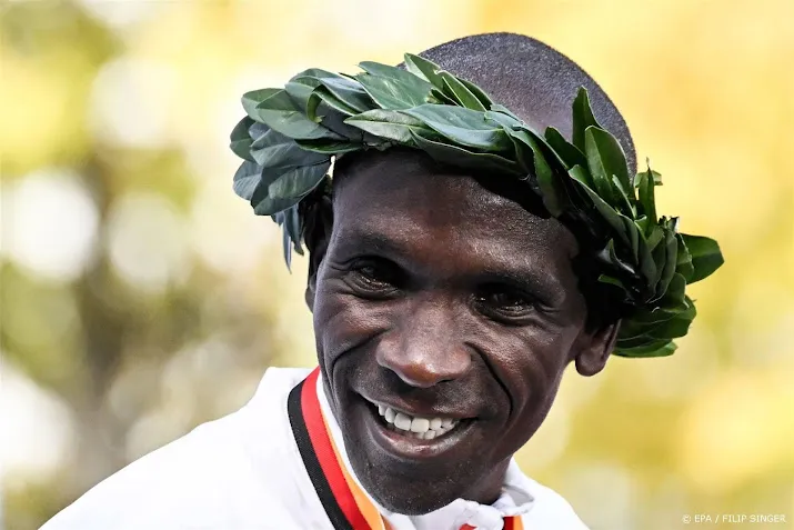 wereldrecordhouder kipchoge opnieuw naar marathon in berlijn