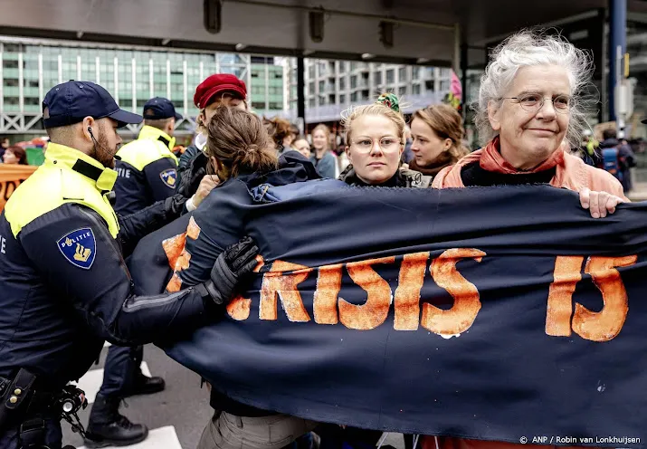 wereldwijde crises leiden tot hogere premie herverzekeraars