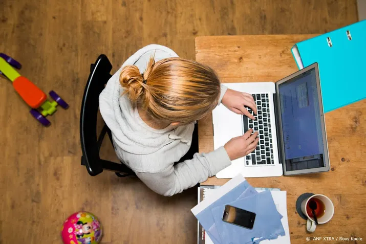 werkgevers boos om schoolsluiting om thuiswerken te stimuleren