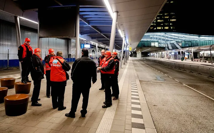 werkgevers ov naar rechter wegens staking