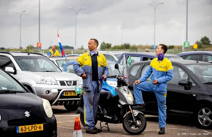 werknemers gaan actievoeren bij tata steel