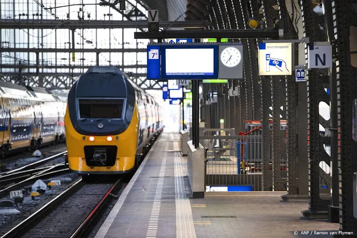 werkzaamheden zorgen voor overlast bij amsterdam centraal