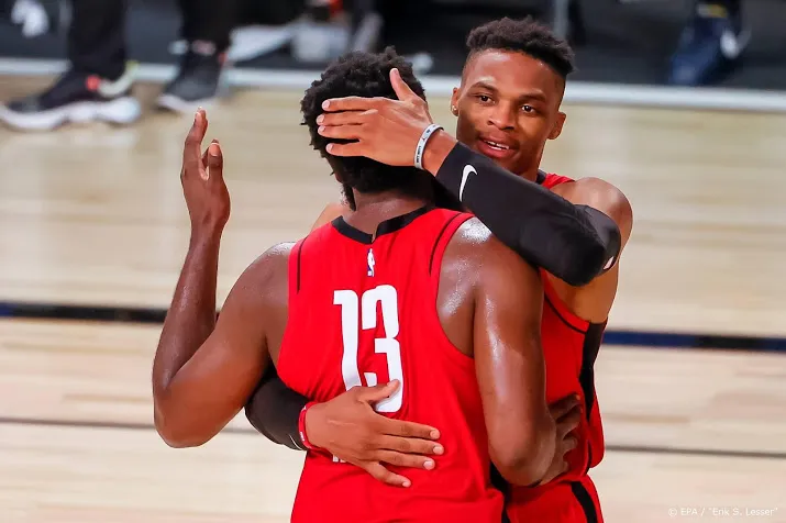 westbrook leidt basketballers rockets langs nba koploper bucks