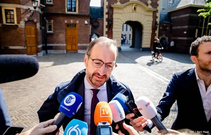wiebes bespreekt crisisaanpak groningen