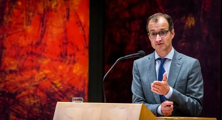 wiebes blijft erbij snel gasbesluit nodig