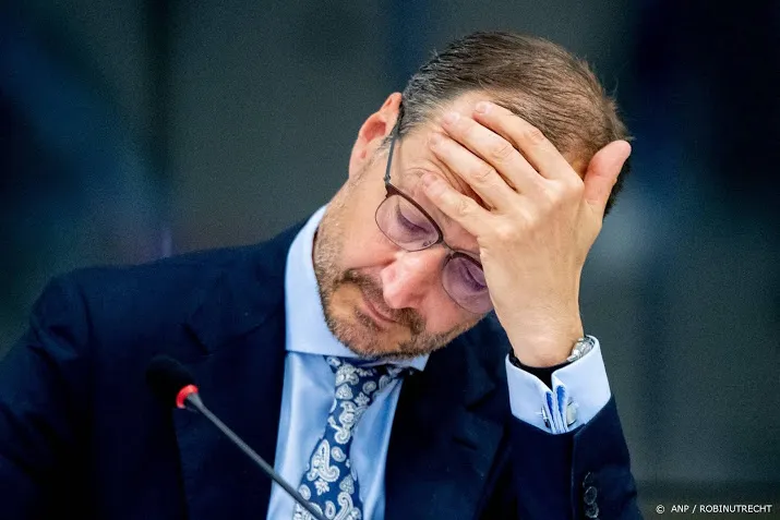 wiebes vertrek topman tata steel nadelig voor nederland