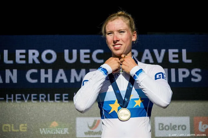 wiebes wint ook vierde editie wielerkoers scheldeprijs