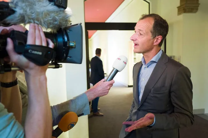 wiebes zet versterkingsoperatie even stop