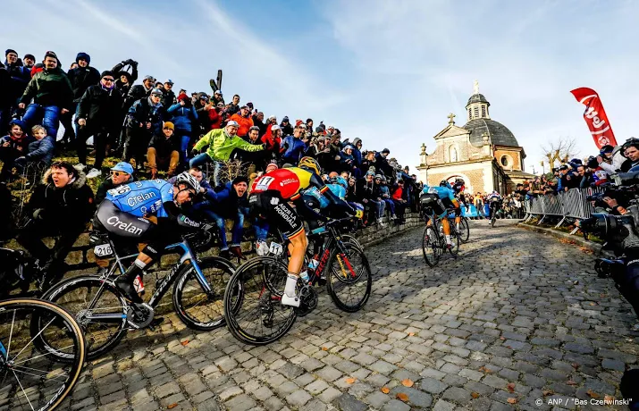 wielerkoers binckbank tour blijft eindigen in geraardsbergen