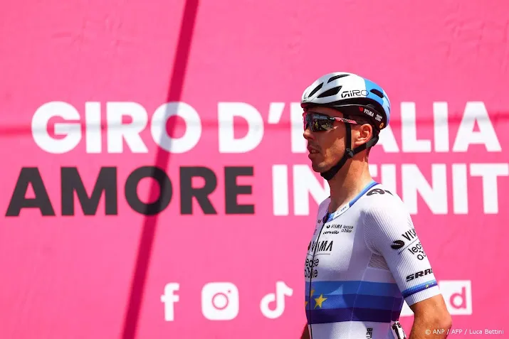 wielerploeg visma lease a bike raakt laporte kwijt in giro