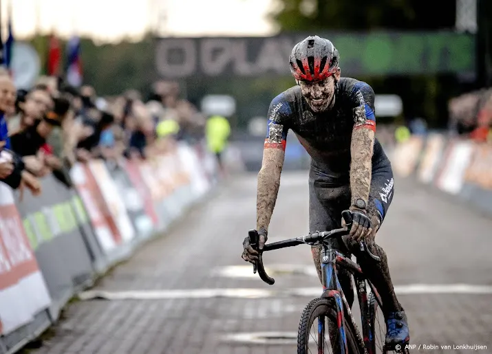 wielerunie uci wil veldrijder aerts voor twee jaar schorsen