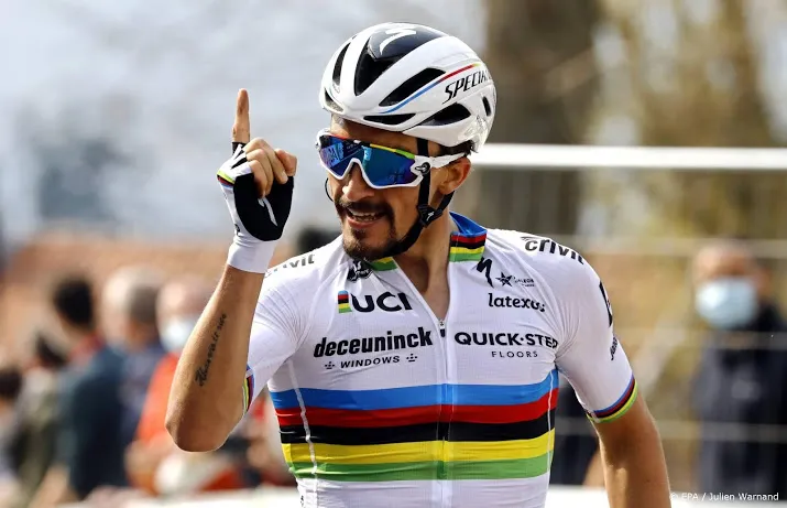 wielrenner alaphilippe verwacht in luik opnieuw duel met roglic