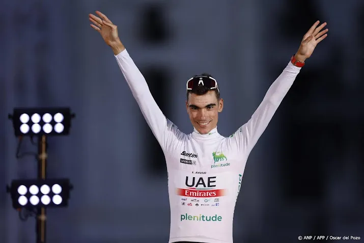 wielrenner ayuso verslaat ganna in tijdrit tirreno adriatico